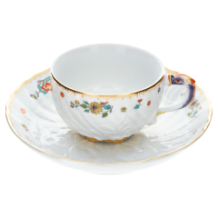 Kaffeetasse, Form "Schwanendessin", Indische Blumenzweige, gestreute Blümchen, Goldkante, Goldrand, V 0,14 l