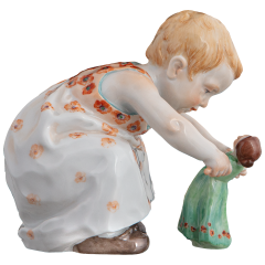 Miniaturhentschelkind, Kind mit Puppe, Bunt staffiert, Mohnblumen, H 8 cm