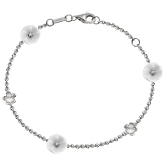 Armband Royal Blossom Bouquet, 750 Weißgold, 5 Blüten S/XS, 3 Porzellanblüten S, 3 Brillanten 0,06 ct, TW, VSI, Vollschliff Gut, 2